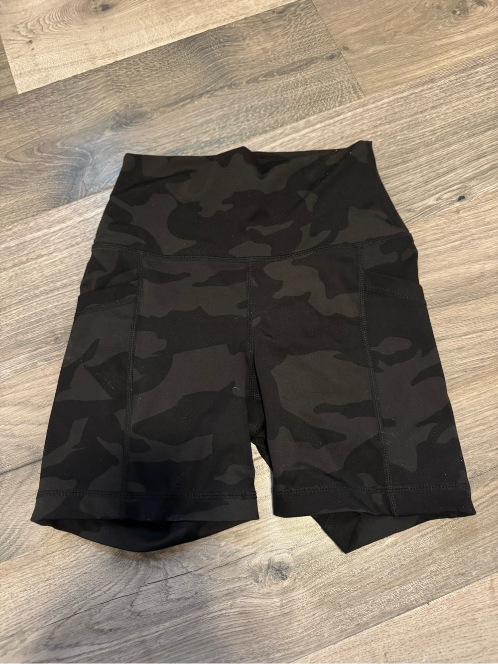 Reflex High-Waist Black Camo Bike Shorts